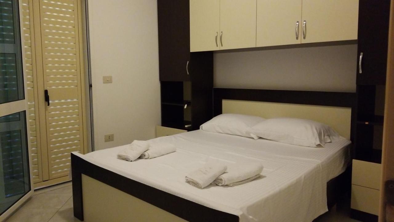 Apartments Rezidenca Sinani אוריקום מראה חיצוני תמונה