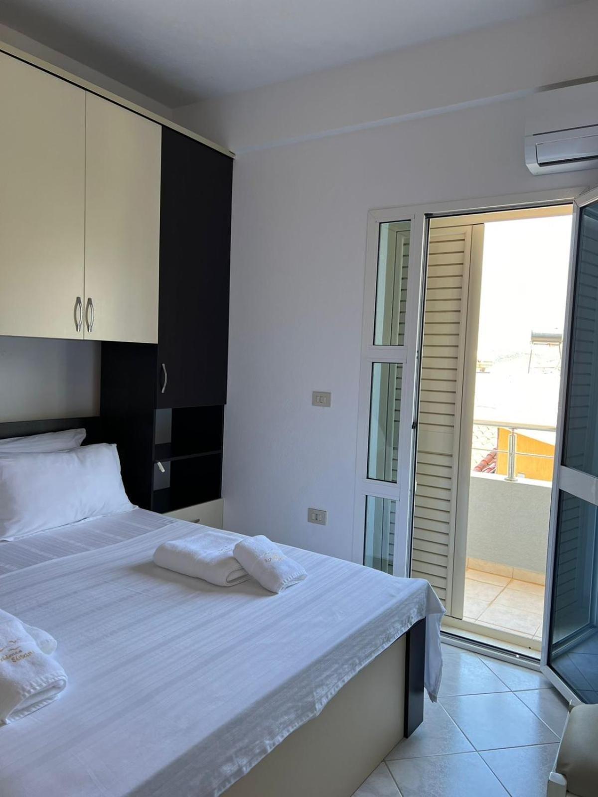 Apartments Rezidenca Sinani אוריקום מראה חיצוני תמונה