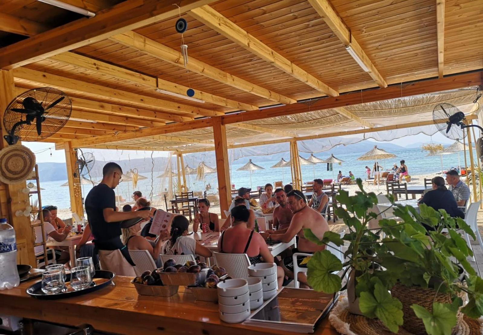 Apartments Rezidenca Sinani אוריקום מראה חיצוני תמונה