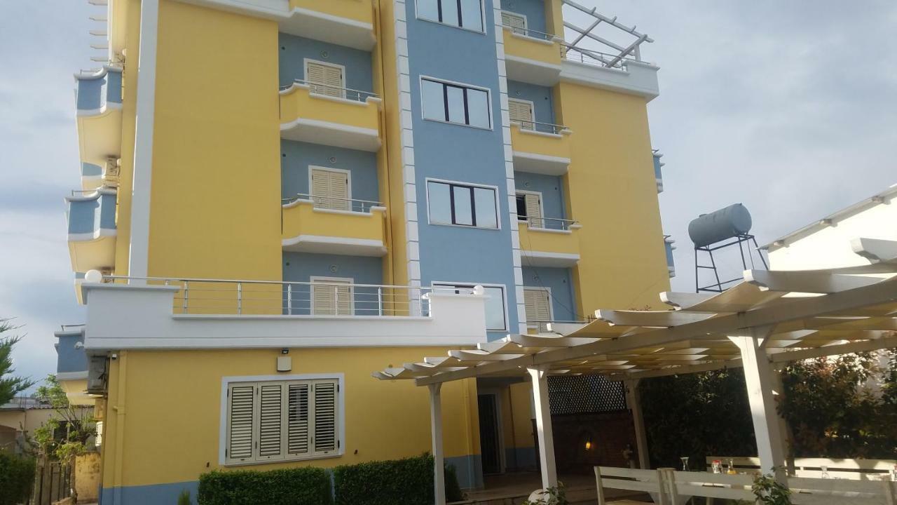 Apartments Rezidenca Sinani אוריקום מראה חיצוני תמונה